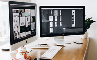 星空体育入口-战术的较量：两位教练在场边互相博弈，战术大师 教练